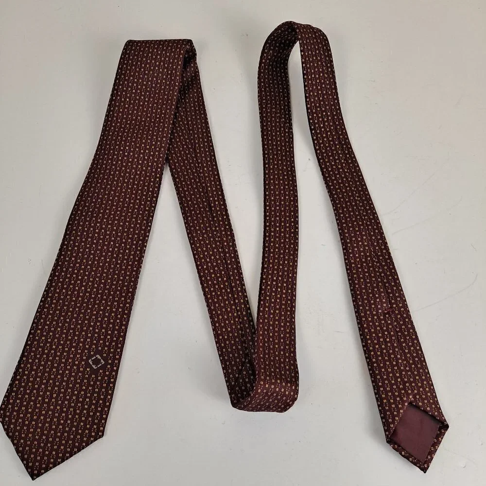 Salvatore Ferragamo Men's Tie 100% Silk Brown with Yellow/Gold Pattern EUC